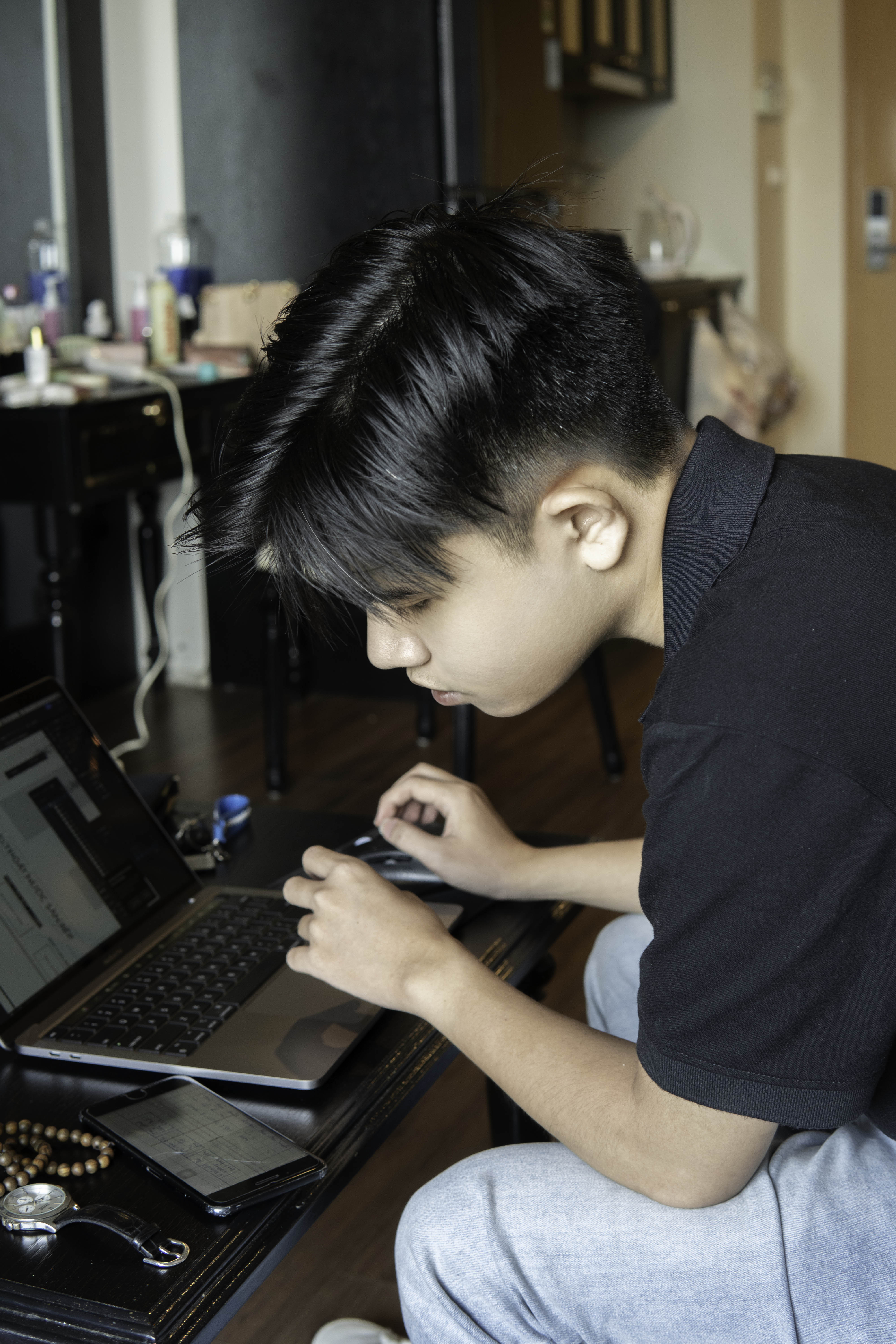 Khắc Lập Portrait